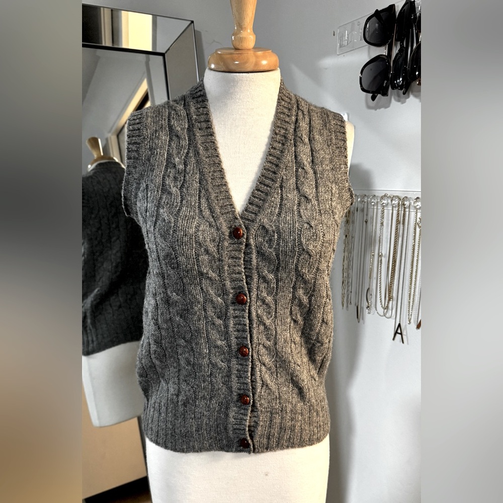 ASTON••Vintage Shetland Wool Cable Knit Sweater Vest••Medium